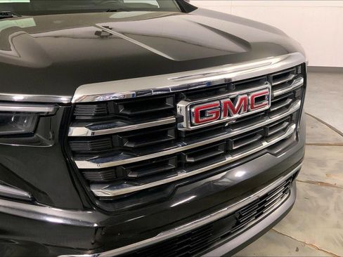 Used 2024 GMC Acadia Elevation AWD/4WD image 28