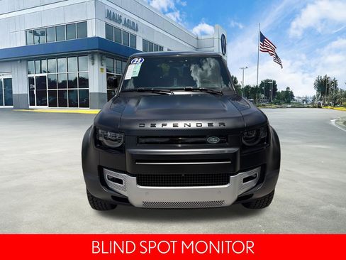 Used 2023 Land Rover Defender 130 SE AWD/4WD image 10