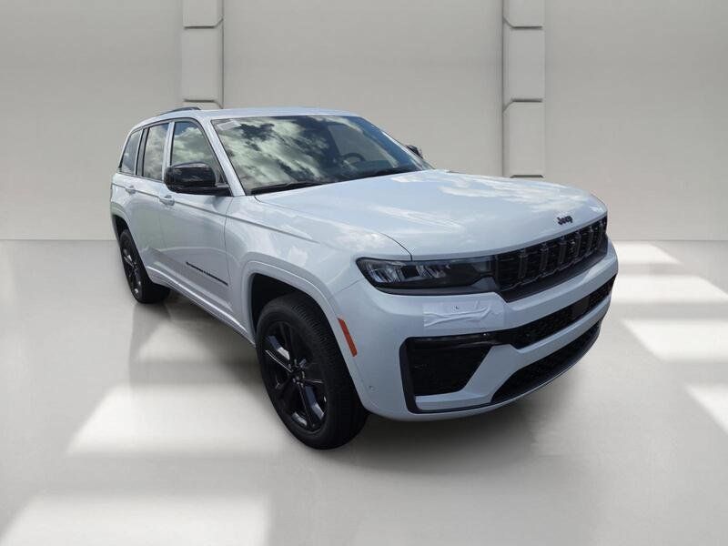 New 2027 Jeep Grand Cherokee Limited AWD/4WD image 3