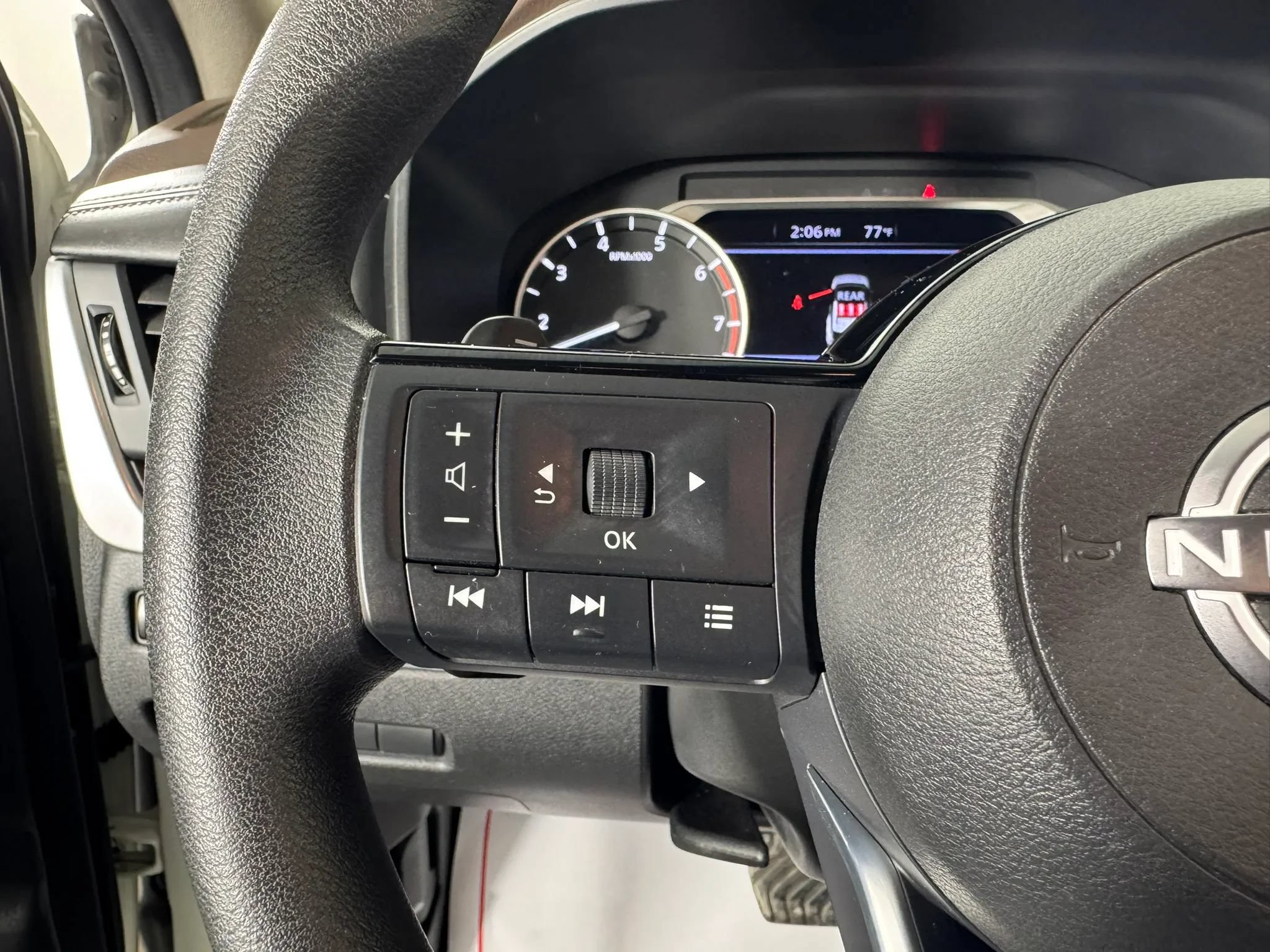 Used 2023 Nissan Rogue SV AWD/4WD image 15