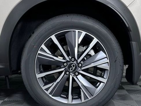 New 2026 INFINITI QX60 Luxe image 11