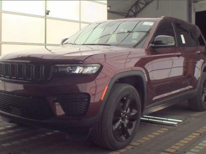 Used 2023 Jeep Grand Cherokee Altitude