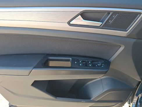 Used 2020 Volkswagen Atlas S image 23