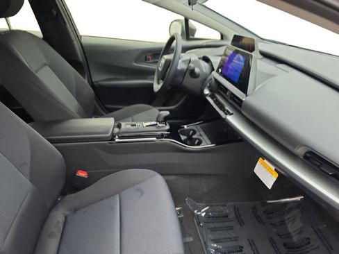 Used 2025 Toyota Prius LE FWD image 15