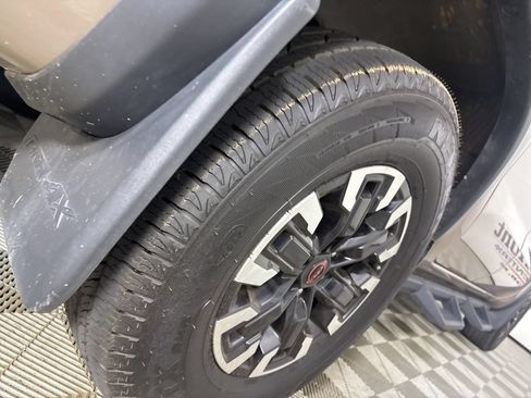 Used 2022 Nissan Frontier PRO-4X w/ Off-Road Protection Package AWD/4WD image 31