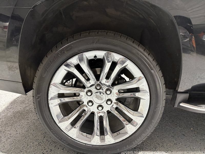 Used 2018 Cadillac Escalade Premium Luxury w/ LPO, Radiant Package AWD/4WD image 7