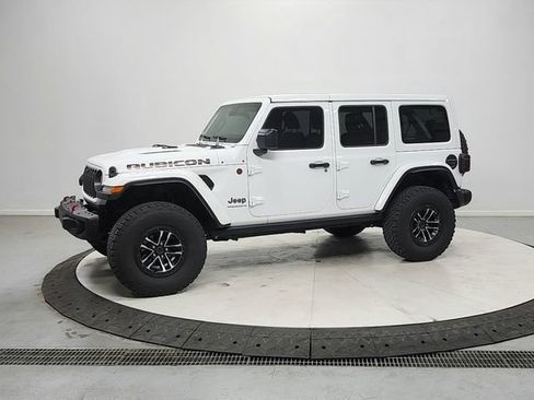 Used 2024 Jeep Wrangler Unlimited Rubicon AWD/4WD image 3