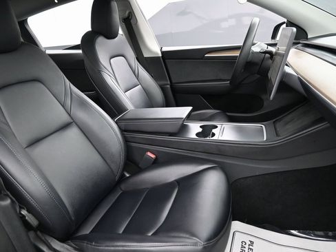 Used 2023 Tesla Model Y Long Range image 30