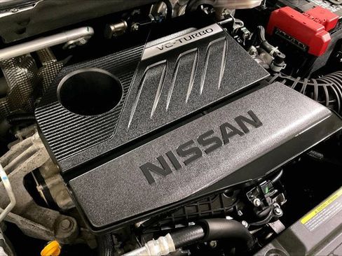 Used 2023 Nissan Rogue S image 31