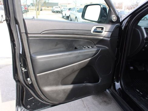 Used 2021 Jeep Grand Cherokee Laredo X image 20