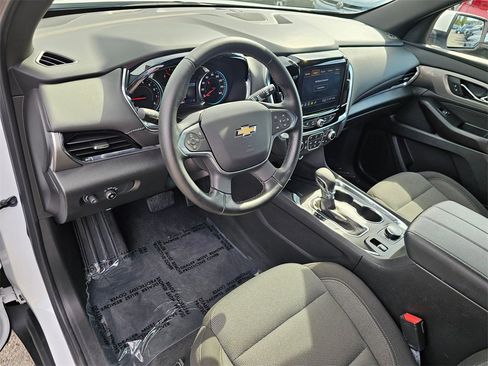 Used 2023 Chevrolet Traverse LT image 22