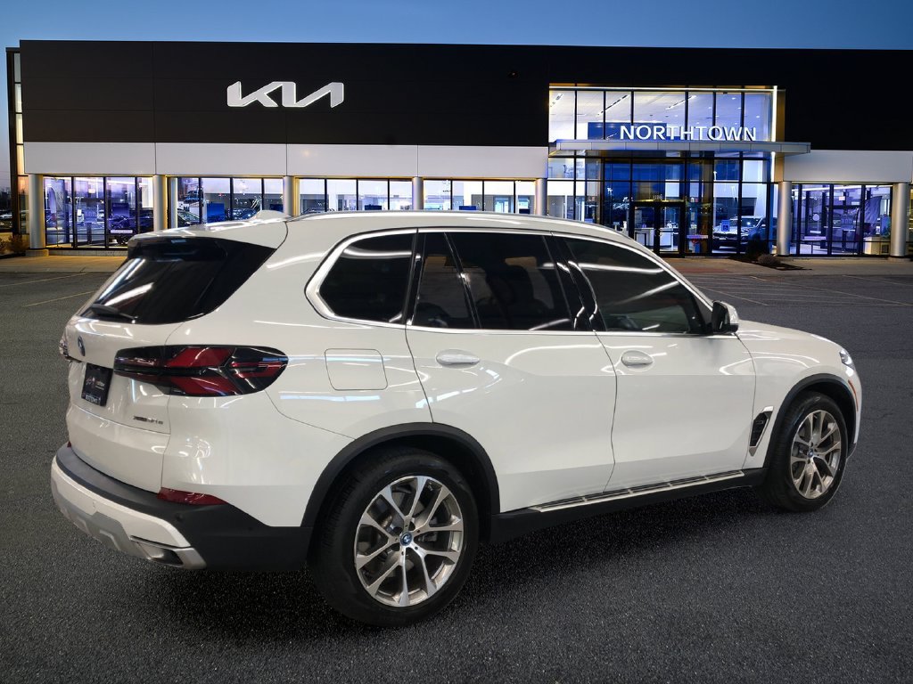 Used 2024 BMW X5 xDrive50e AWD/4WD image 6