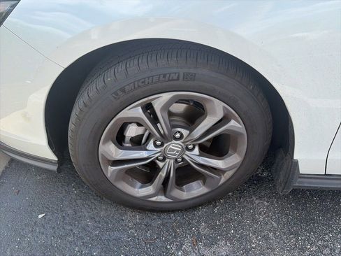 Used 2023 Honda Accord EX image 11