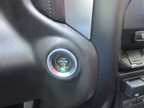 Used 2020 GMC Sierra 1500 SLT RWD image 17
