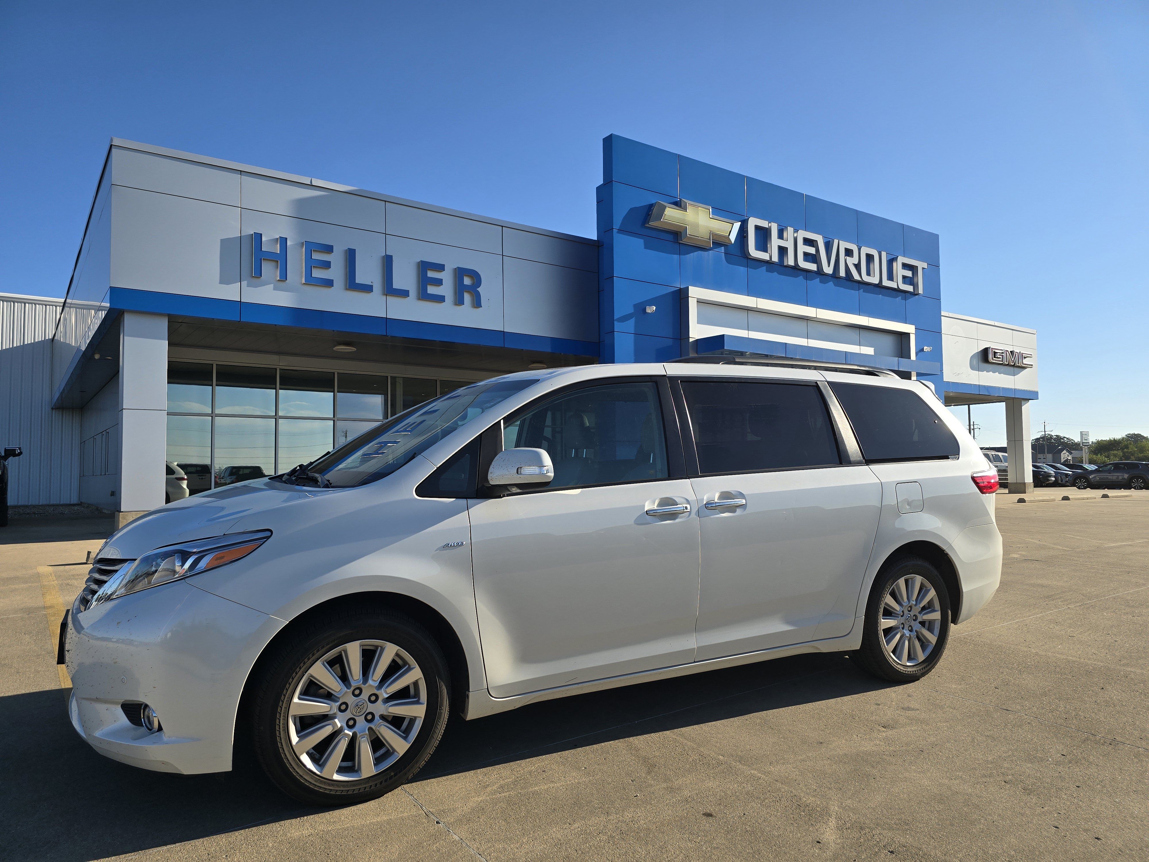 Used 2017 Toyota Sienna Limited Premium AWD/4WD image 3