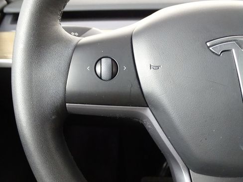 Used 2023 Tesla Model Y Long Range image 22