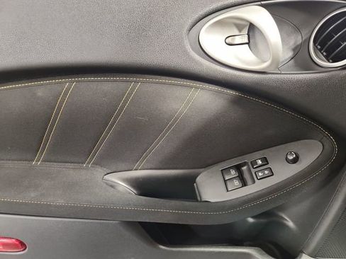 Used 2019 Nissan 370Z Coupe w/ Z34 Heritage Edition - White image 19