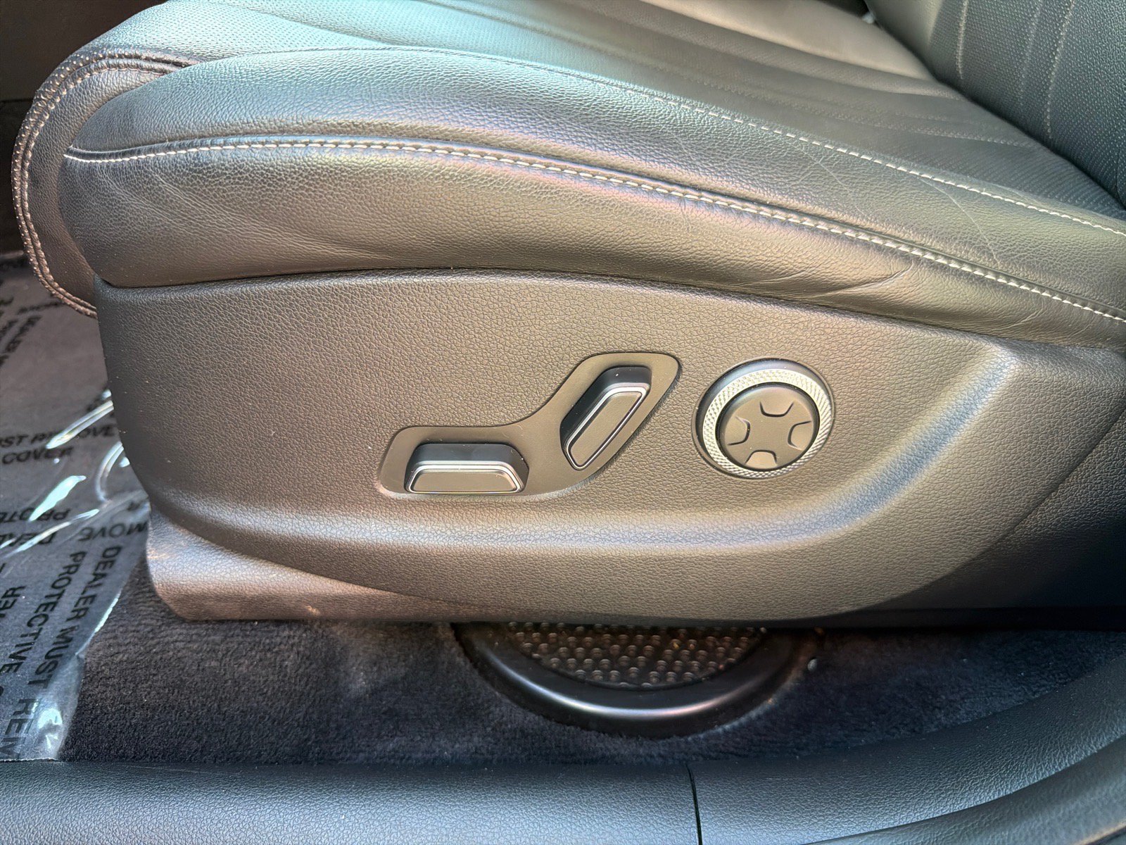 Used 2025 Genesis GV80 2.5T Standard AWD/4WD image 13