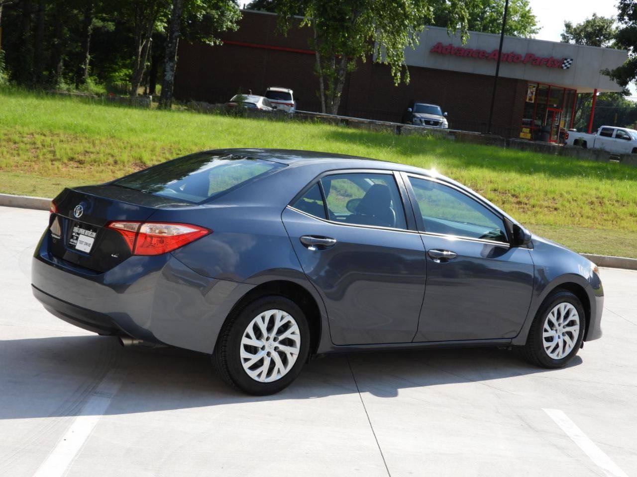 Used 2019 Toyota Corolla LE FWD image 23