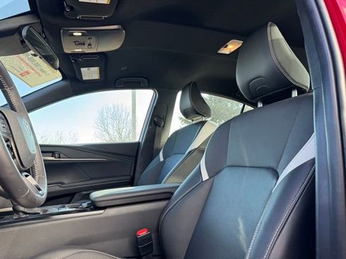 Certified 2025 Toyota Camry SE image 9