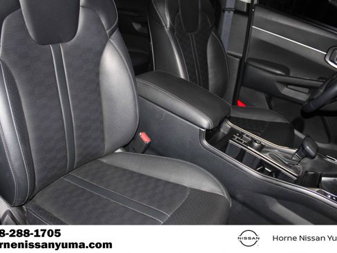 Used 2025 Kia Sorento S w/ Panoramic Sunroof Package FWD image 6