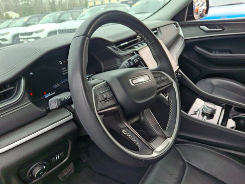 Used 2023 Jeep Grand Cherokee L Limited w/ Black Appearance Package image 26