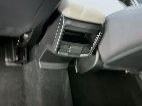 Used 2023 Subaru Forester AWD/4WD image 27