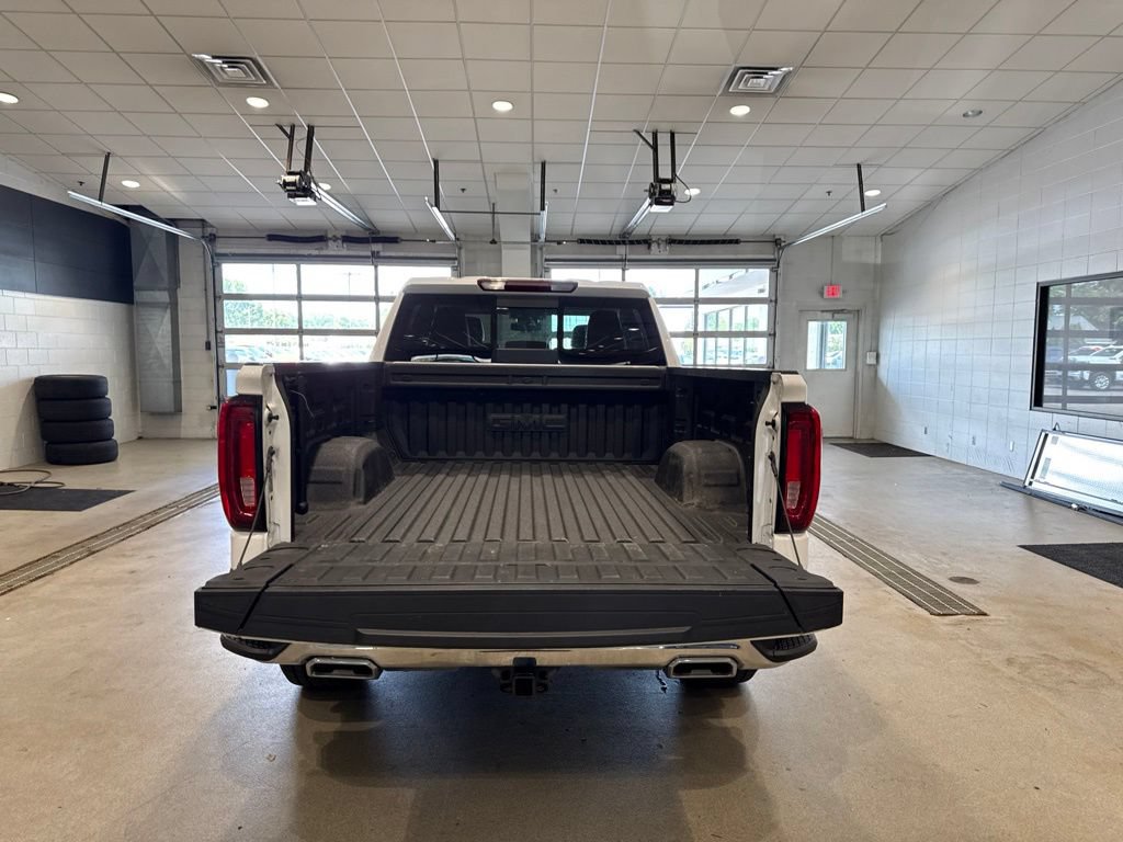 Used 2023 GMC Sierra 1500 SLT AWD/4WD image 17