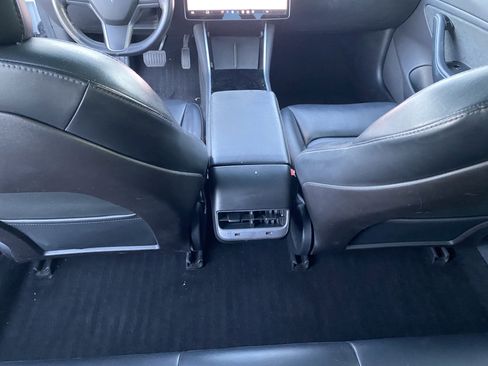 Used 2019 Tesla Model 3 Standard Range image 18