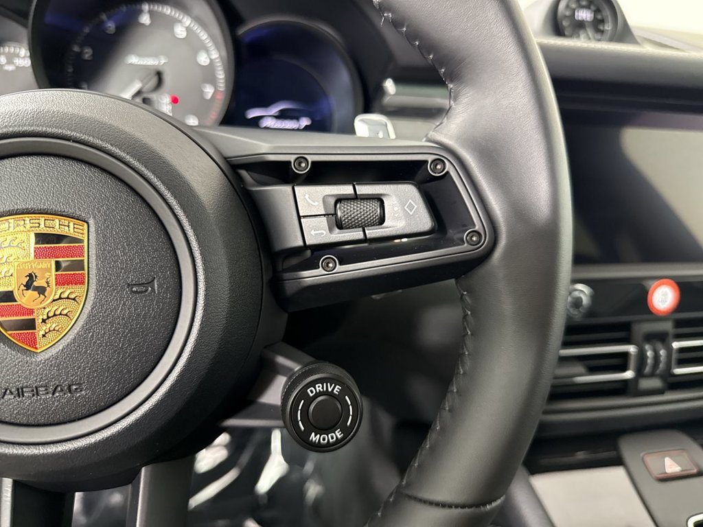 Certified 2026 Porsche Macan Turbo AWD/4WD image 38