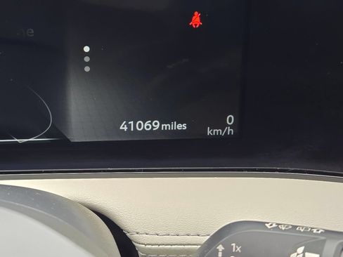 Used 2023 Nissan Ariya FWD image 34