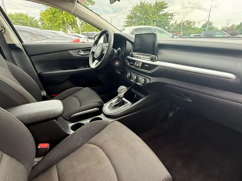 Used 2022 Kia Forte LXS FWD image 13