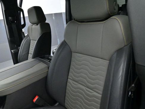 Used 2025 Chevrolet Silverado 1500 ZR2 w/ Technology Package image 15