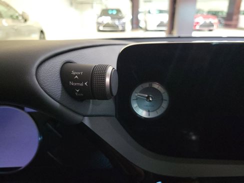 New 2025 Lexus ES 350 Ultra Luxury image 12