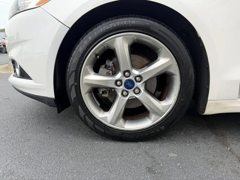 Used 2015 Ford Fusion SE w/ Equipment Group 201A FWD image 26