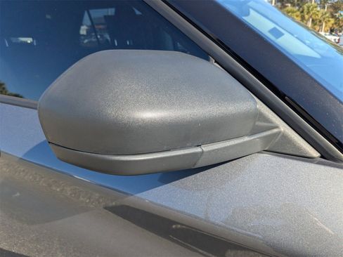 Used 2021 Ford Explorer XLT image 11