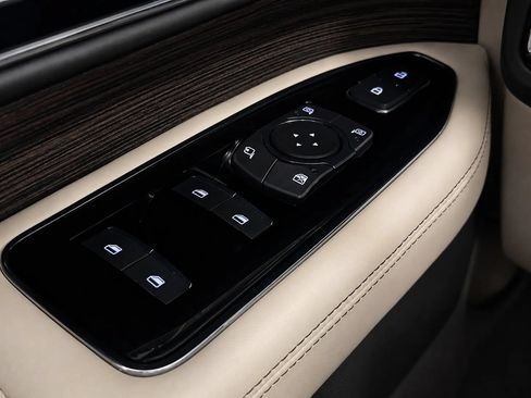 Used 2020 Lincoln Navigator L Black Label w/ Cargo Convenience Package AWD/4WD image 37