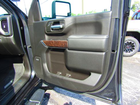 Used 2020 GMC Sierra 2500 Denali w/ Denali Ultimate Package image 18