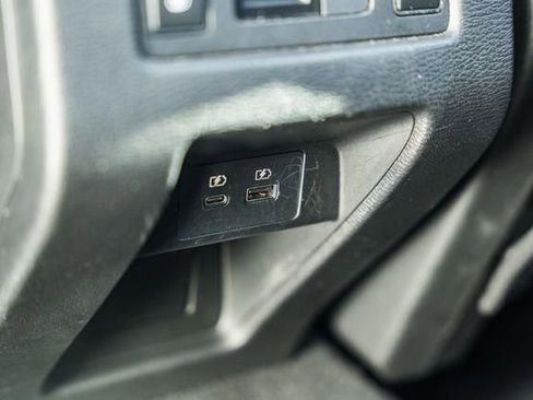 Used 2024 Mitsubishi Outlander SEL image 36