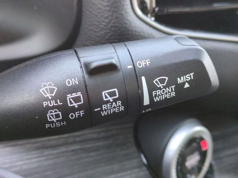 Used 2024 Jeep Wagoneer L Series II image 26