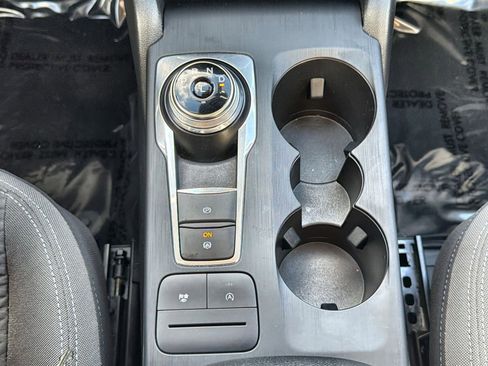 Used 2021 Ford Escape SE image 22