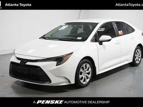 Certified 2025 Toyota Corolla LE image 1