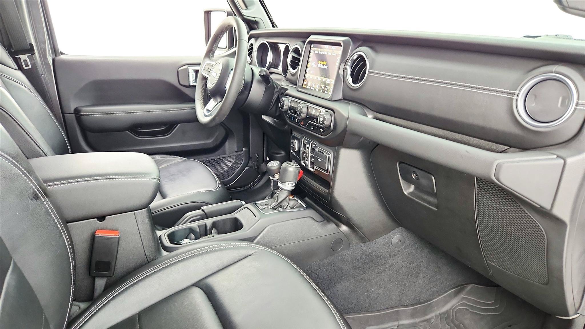 Used 2023 Jeep Wrangler Unlimited Sahara AWD/4WD image 33