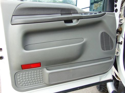 Used 2004 Ford F250 XLT image 46