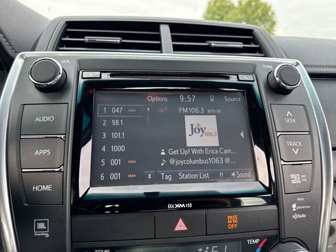 Used 2017 Toyota Camry XLE w/ Moonroof Package FWD image 16