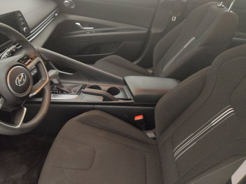 Used 2023 Hyundai Elantra SEL w/ Cargo Package image 17