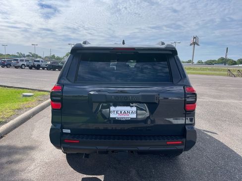 New 2026 Toyota 4Runner SR5 image 6