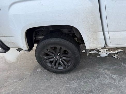 Used 2020 GMC Canyon SLE w/ Elevation Edition image 13