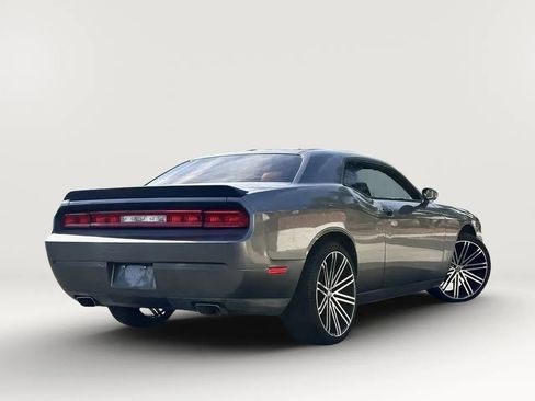 Used 2011 Dodge Challenger RWD image 20
