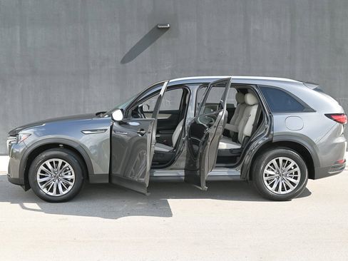 Certified 2025 MAZDA CX-90 3.3 Turbo w/ Preferred Package image 8